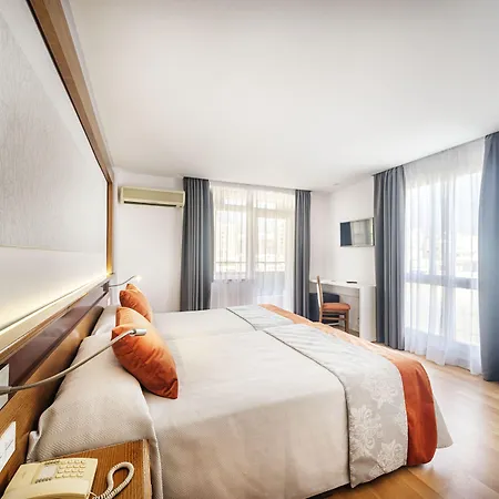 Obal 4* Marbellac
